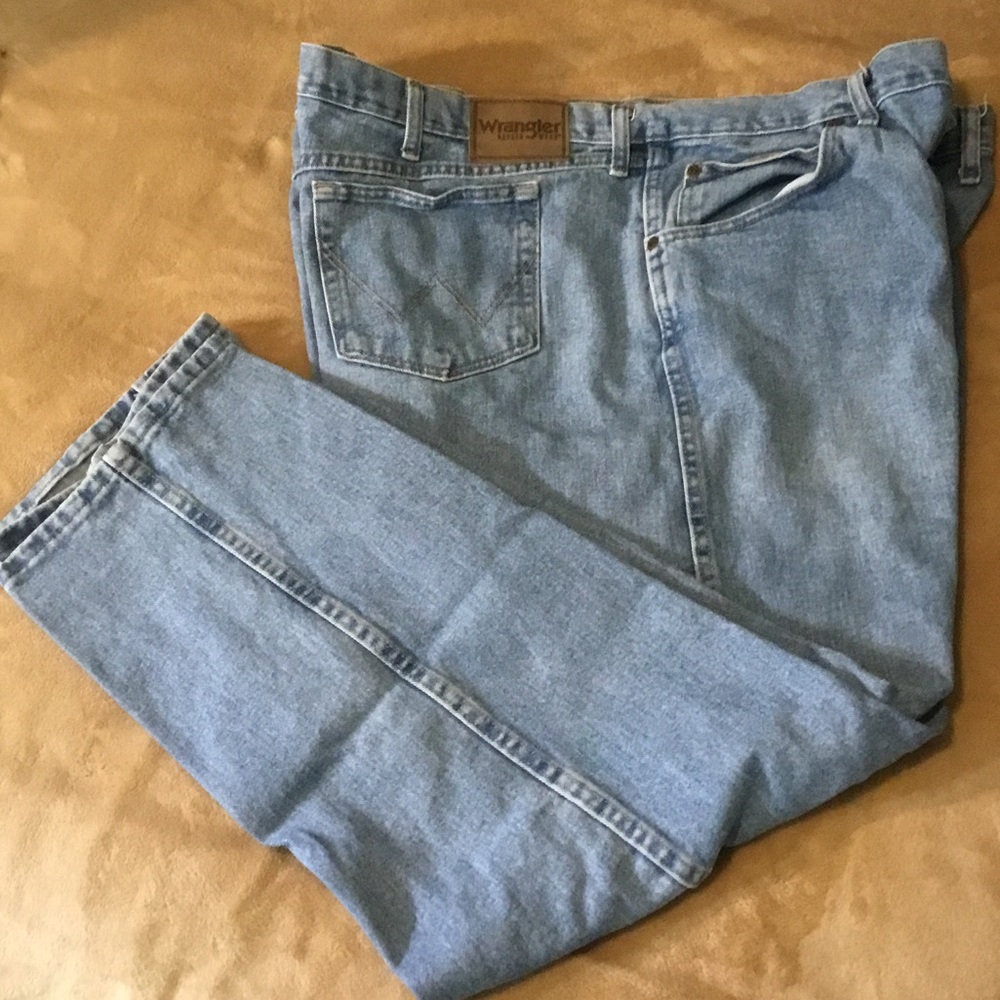 Wrangler Men’s Light Blue Relaxed Fit Jeans
